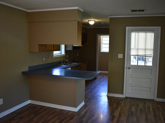 3rd image of 72 Vicki St