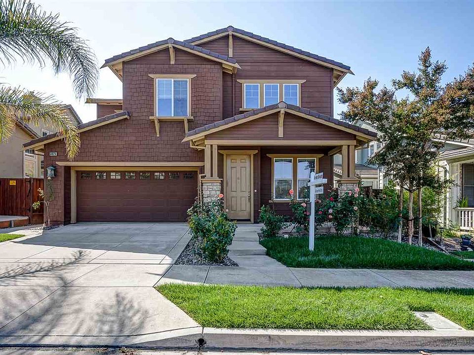 2nd image of 3825 Ayers Way