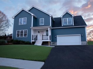 6 Lillian Ct, Warwick, RI 02889