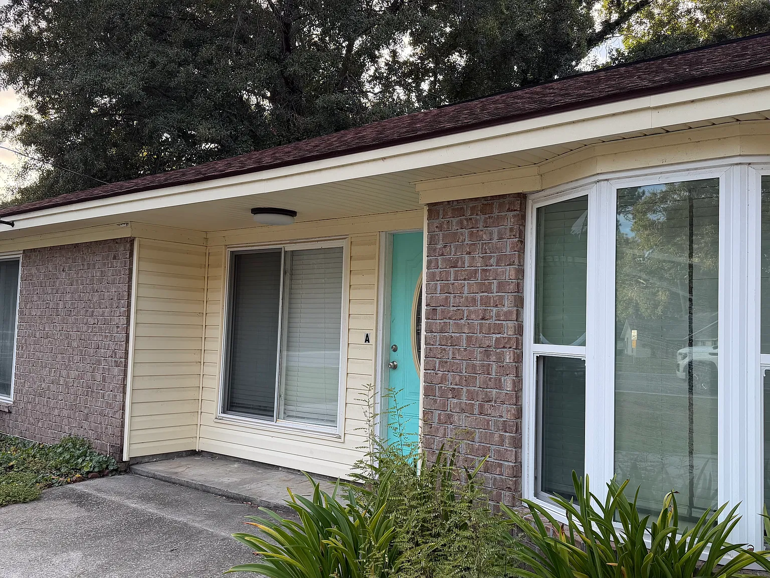 3 bed, 1164 sqft, $2,100 — Photo 2