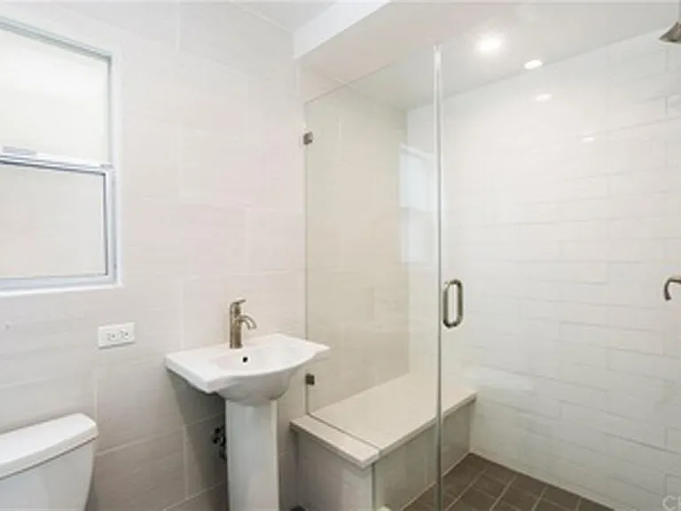 3302 Manhattan Ave #6 — Photo 8