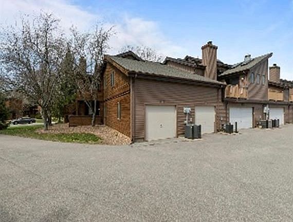 Back of garage (end unit)