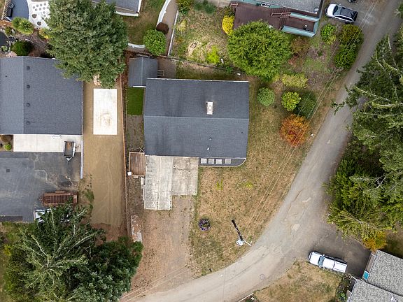 4th image of 1960 Alder Cove Rd W