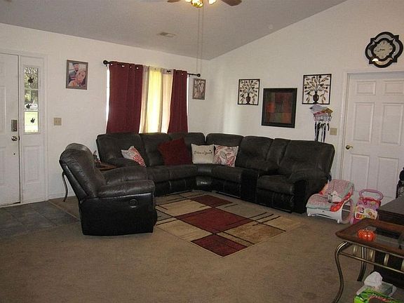 2nd image of 2115 Pike St