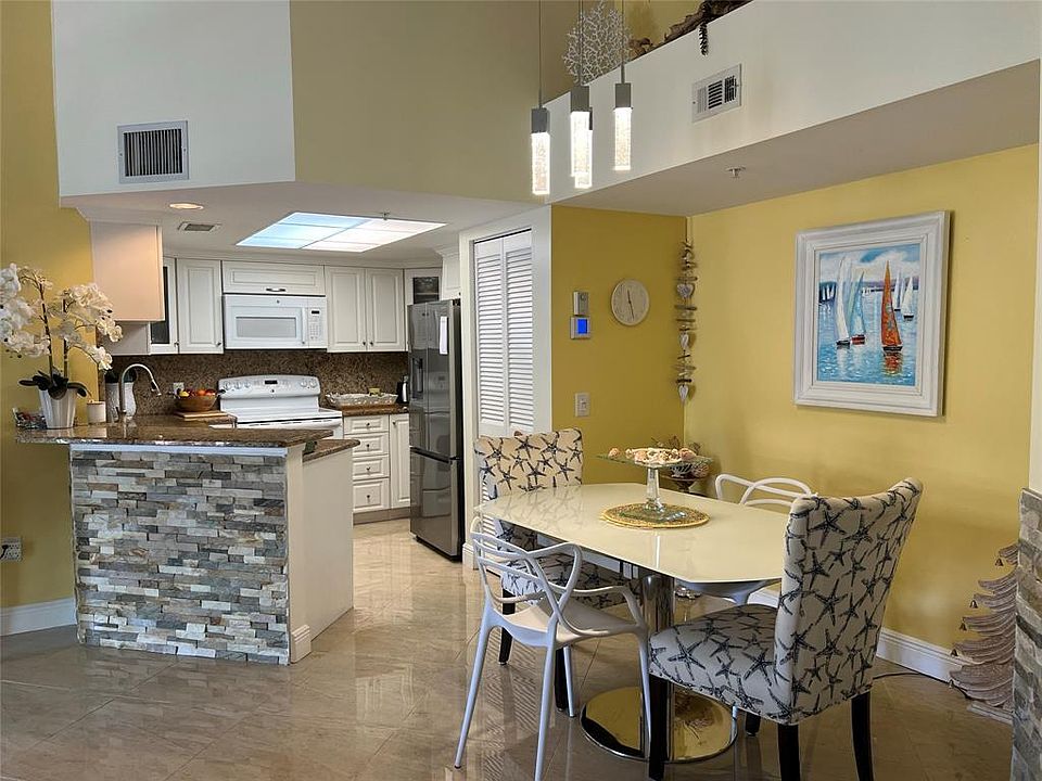 1st image of 2033 SE 10th Avenue #619