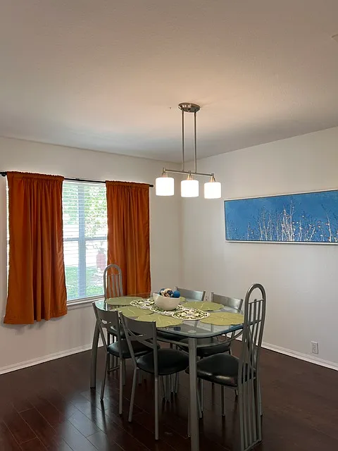5 bed, 2448 sqft, $700 — Photo 4