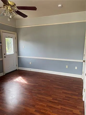 2 bed, 1.5 bath, 890 sqft, $1,475 — Photo 2