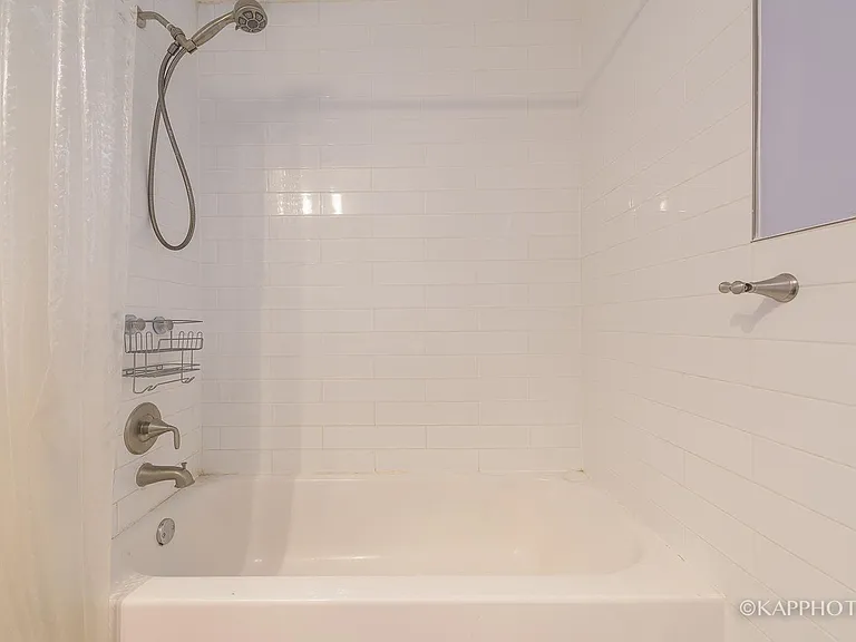 5942 W Addison St #1 — Photo 21