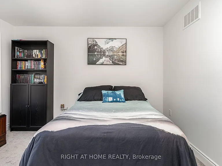 27 Lisa St — Photo 21