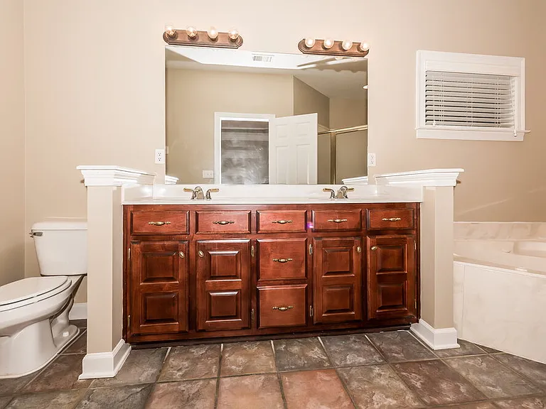 2722 Nelle Ln — Photo 17
