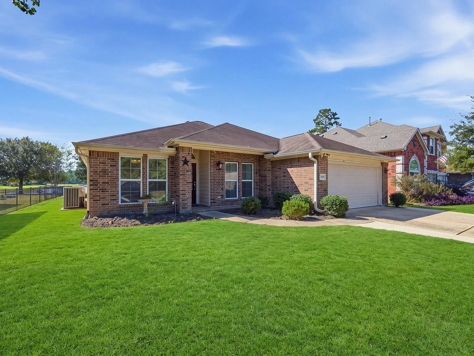 3 bed, 2.0 bath, 1716 sqft, $2,200 — Photo 4