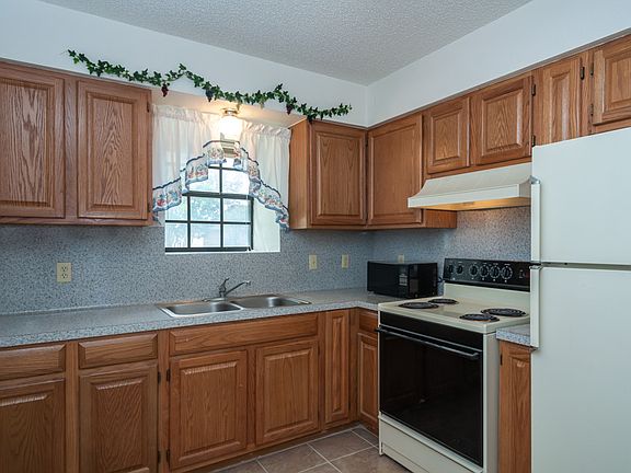 5th image of 1719 Nora Dr