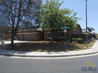 12717 Great Country Dr, Bakersfield, CA 93312