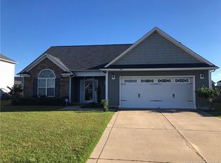 964 Screech Owl Dr, Hope Mills, NC 28348