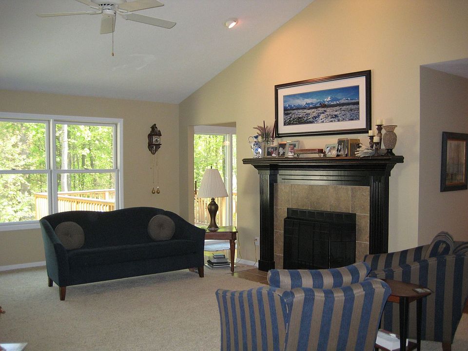 2nd image of 4334 Eucalyptus Way