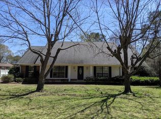 1410 Poplar Ridge Dr, Memphis, TN 38120