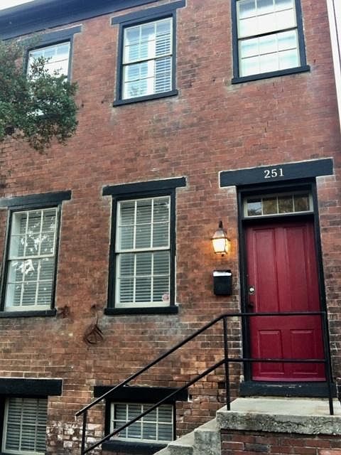 1st image of 251 Grove Ave