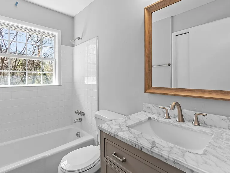 2604 Greyson St — Photo 6