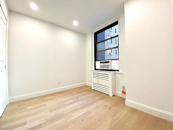 2nd image of 160 E 48th St APT 3D