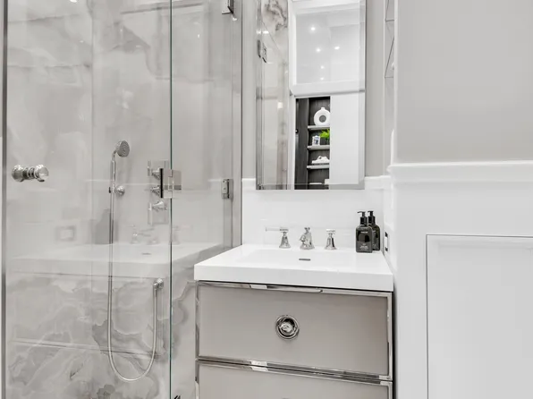 140 West 69th Street 812 image 13 of 14
