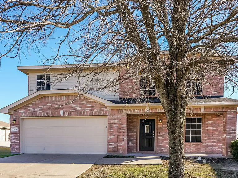 1326 Burleson St — Photo 1