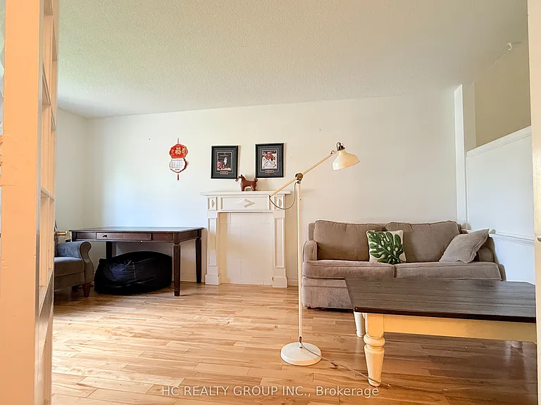 189 Weldrick Rd W — Photo 3