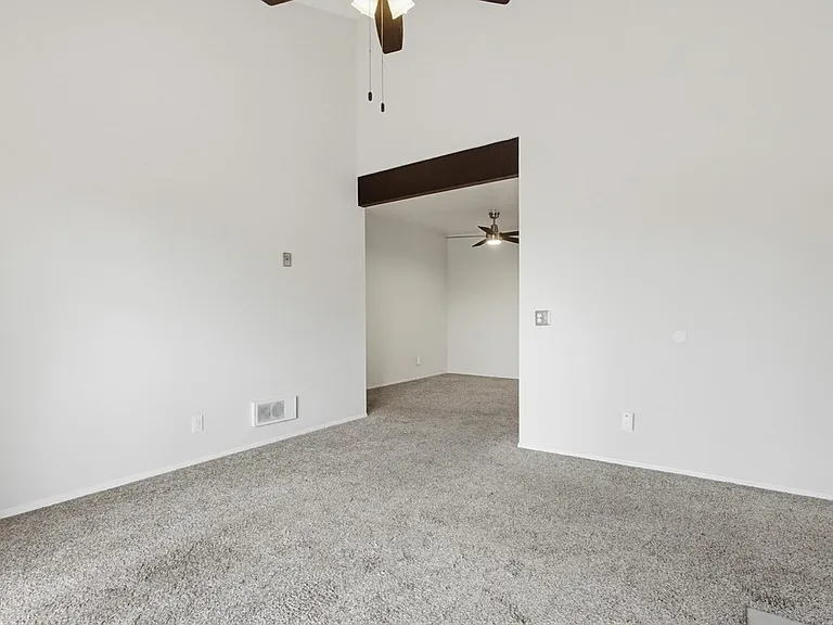 512 Sandalwood Pl — Photo 10