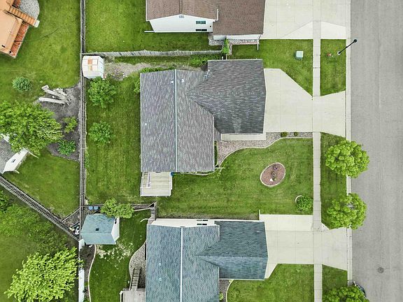5th image of 1707 Huntington Dr