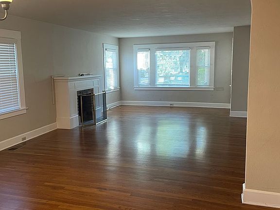 2nd image of 2727 K St APT C