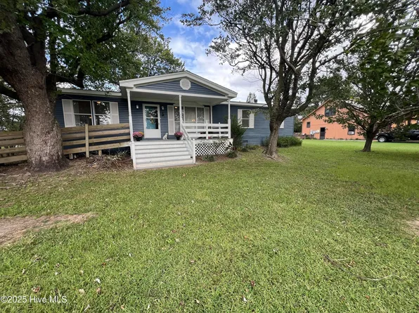 121 Bryan Road, Knott's Island, NC 27950