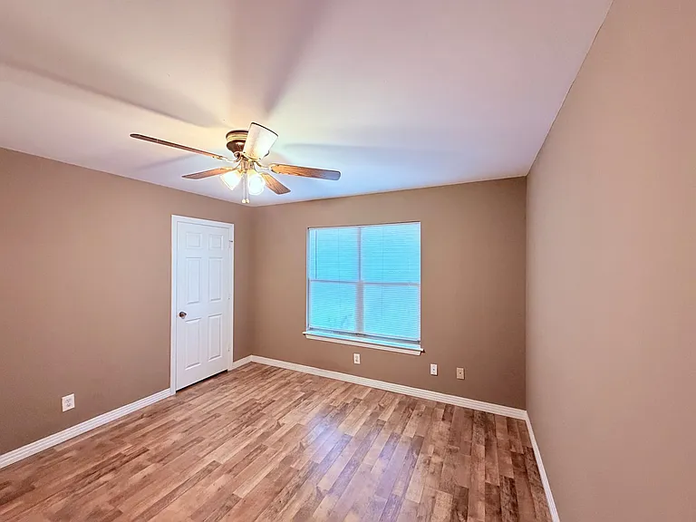 5915 Sunshine Dr — Photo 16