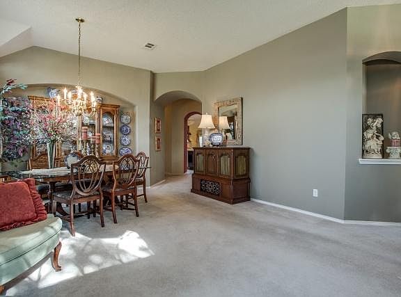 4th image of 307 Goldenrain Dr