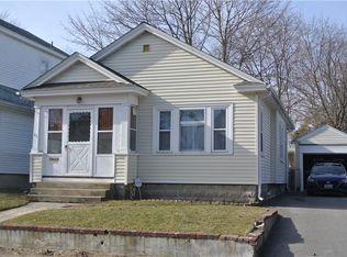 45 Rugby St, Cranston, RI 02910