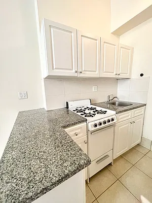 Rented by Compass | media 7