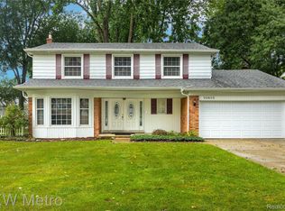 30635 Old Stream Rd, Southfield, MI 48076