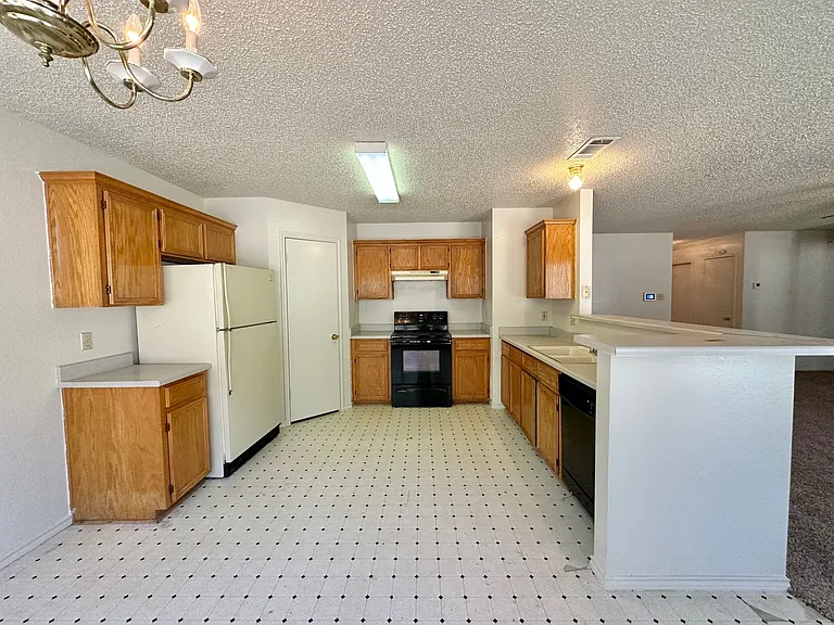 912 Tanner Rd — Photo 8