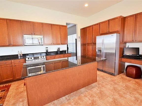 5th image of 5066 Trevi Ave
