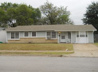 121 SW Taylor St, Burleson, TX 76028