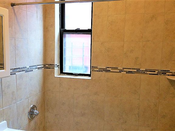 3rd image of 3240 Colden Ave