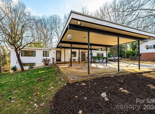 1077 19th Avenue Pl NW, Hickory, NC 28601