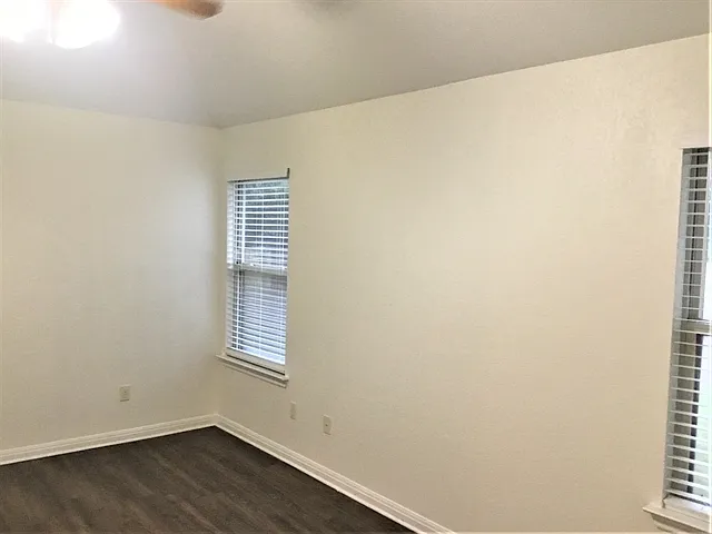 2322 Sean St — Photo 8