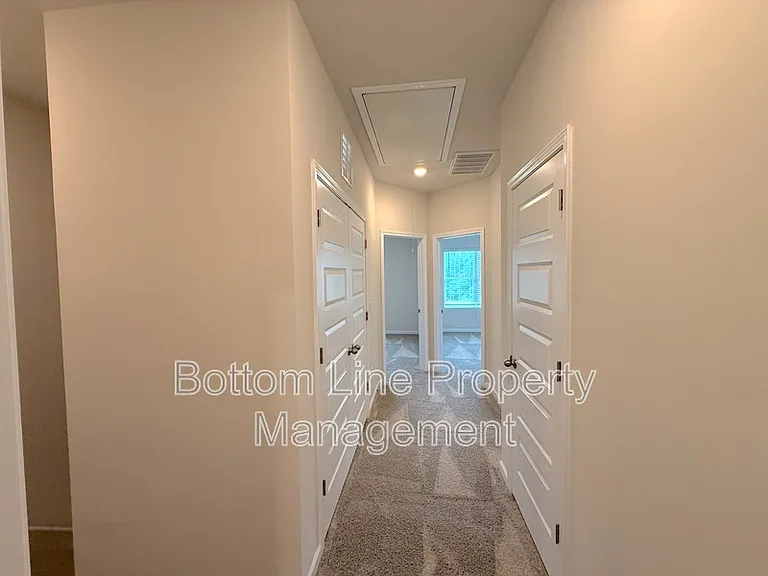 2735 Winn Mill Dr — Photo 9