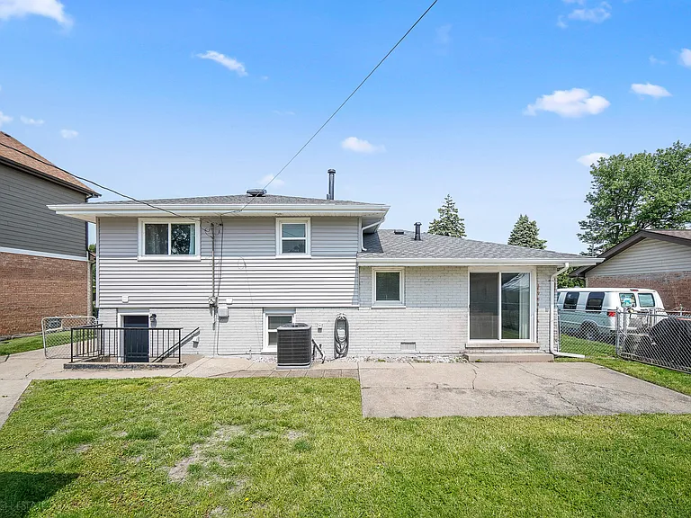 10403 Barnard Dr — Photo 19