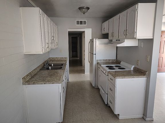 3rd image of 1055 N 8th Pl #C