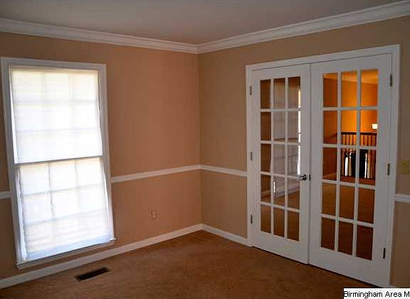 4th image of 1017 Parkwood Cir