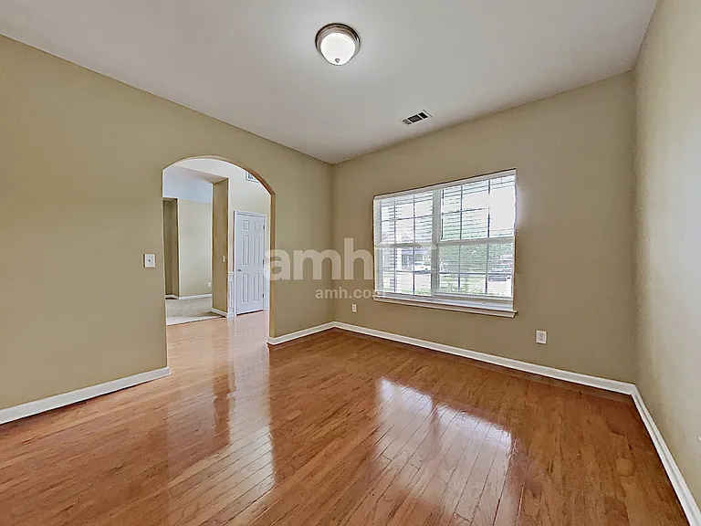 4975 Hopewell Manor Dr — Photo 9