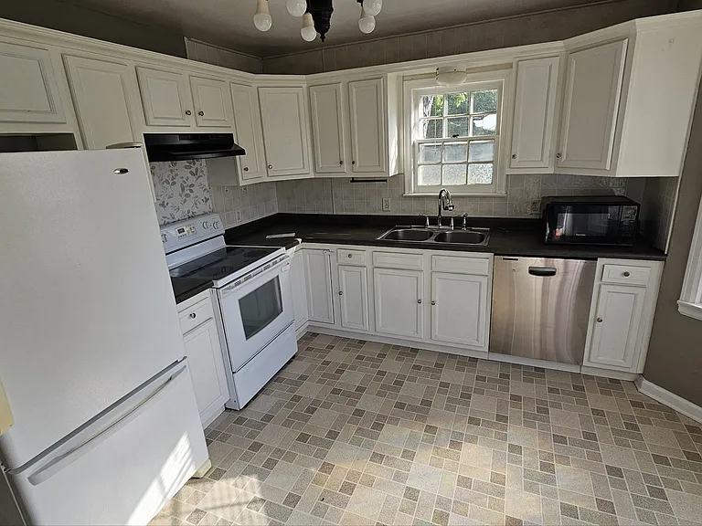 1445 Garland St — Photo 4