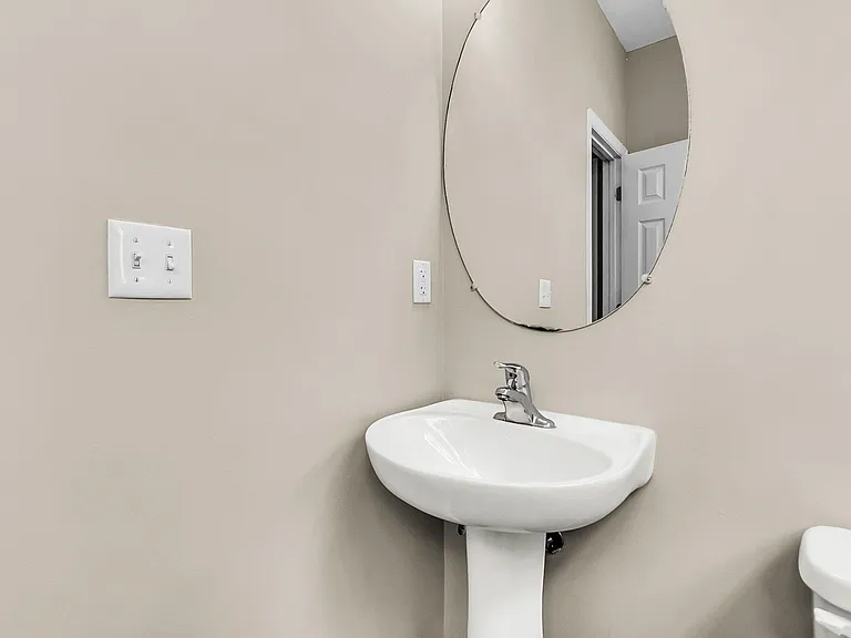 4668 Palm View Cir — Photo 11