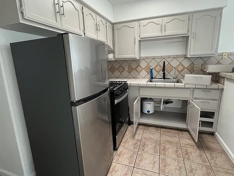 137 Grant St — Photo 9