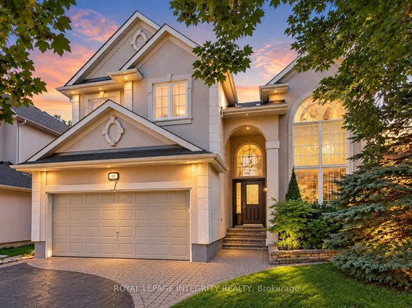 92 Broughton St, Ottawa, ON K2K 3N4